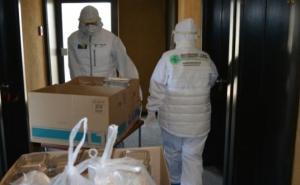 Studenti u karantinu razvalili vrata i družili se na hodniku 