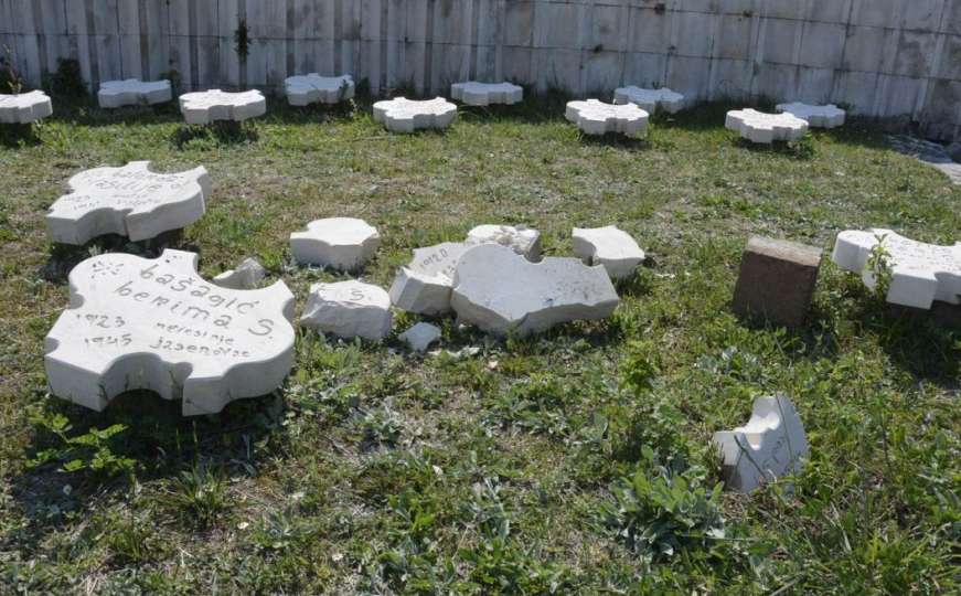 Jahači apokalipse opet divljaju: Oskrnavljeno partizansko groblje u Mostaru