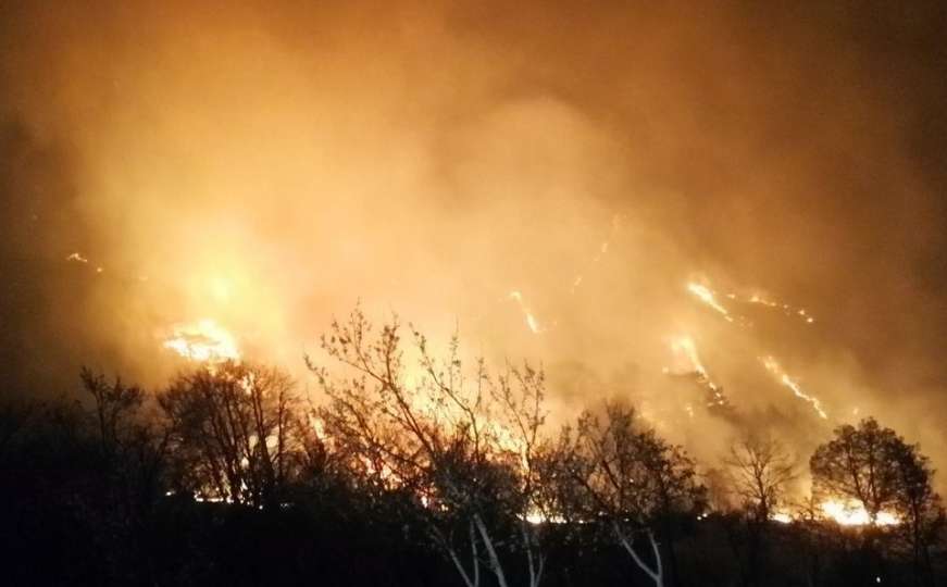 Dramatična noć u Konjicu: Vatrogasci i mještani nadljudskim naporima branili kuće