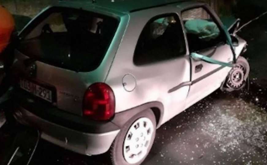 Mostar: Prekršio policijski sat, bježao od policije, zabio se autom u zid...