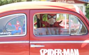 "Spiderman" u vrijeme pandemije pomaže starijim osobama u Turskoj