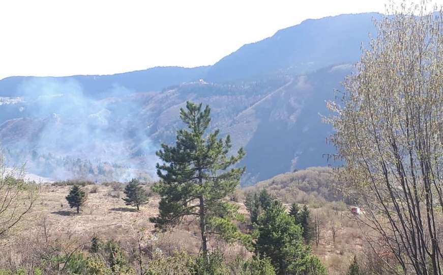 Požar na Borijama: Vatrogasci još uvijek na terenu