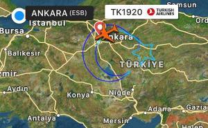 Avion specijalnim letom “nacrtao“ mjesec i zvijezdu