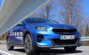 KIA XCeed 1.0 T-GDi: Uspješni spoj kompaktnog hatchbacka, SUV-a i coupea