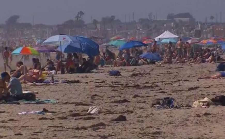 SAD: Plaže opet krcate uprkos pandemiji i naredbama