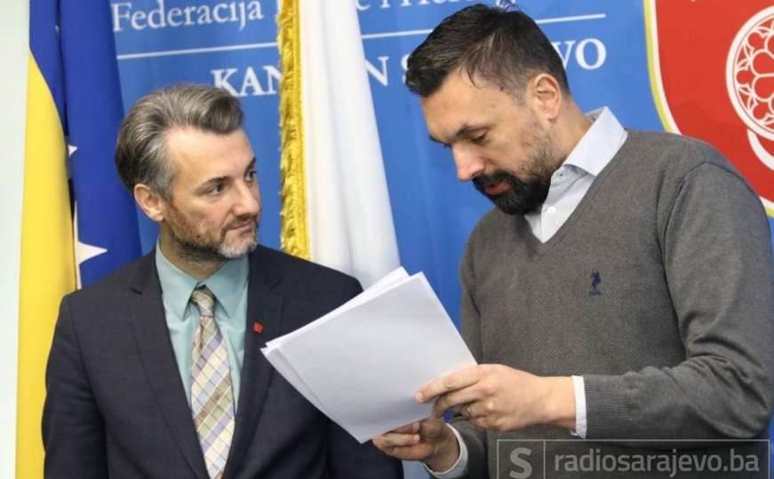 SDA: "Skandalozno je da su Forto i Konaković finansirali vrijeđanje majki Srebrenice"