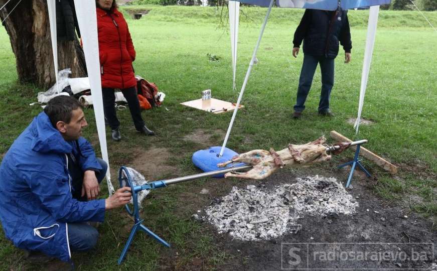 Roštilj za 1. maj planirajte – kući: Neće ga omesti krizni štab, nego obilna kiša