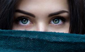 Želite promjenu: Kako najlakše ofarbati obrve kanom