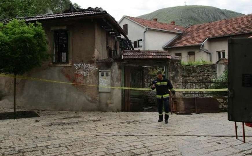 Gorio objekat Islamske zajednice Mostar