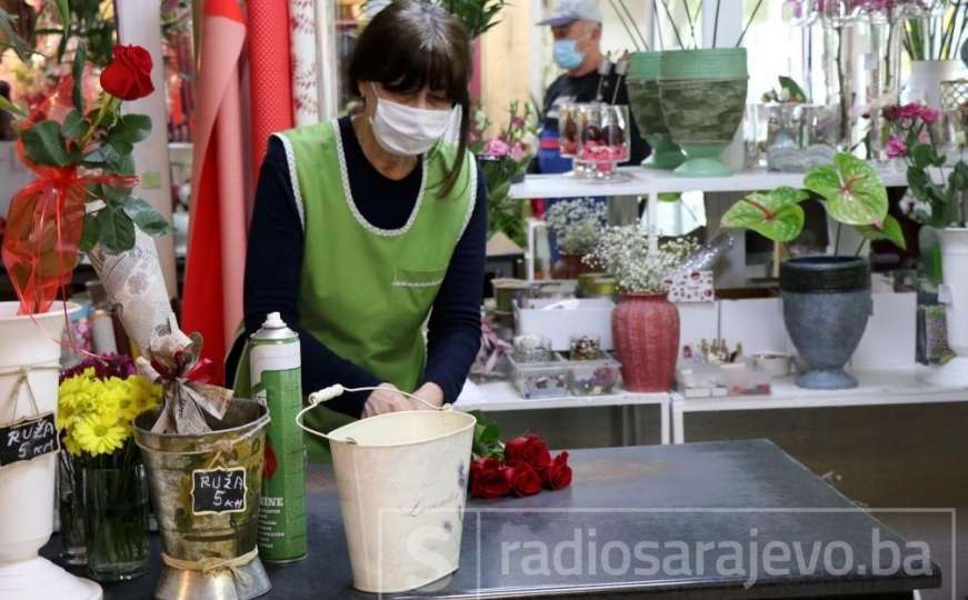 Život se vraća u Mostaru: Ponovo otvorene cvjećare, frizerski i kozmetički saloni... 