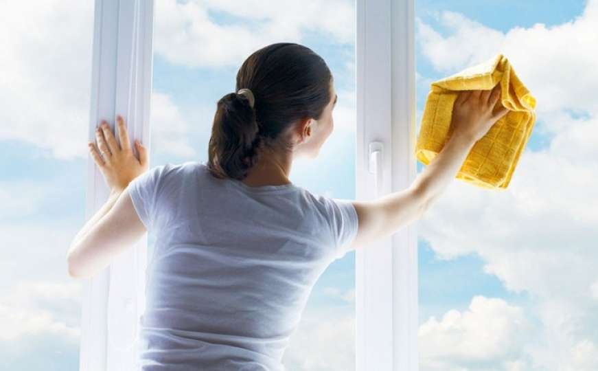 Bez mrlja: Sjajan trik kako očistiti prozore da blistaju