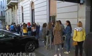 Twitteraši zgroženi razlogom: Evo šta je 300 Beograđanki čekalo u dugom redu 
