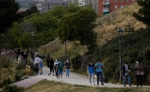 Španci konačno izašli u šetnju: Najmanji broj mrtvih u posljednja 53 dana