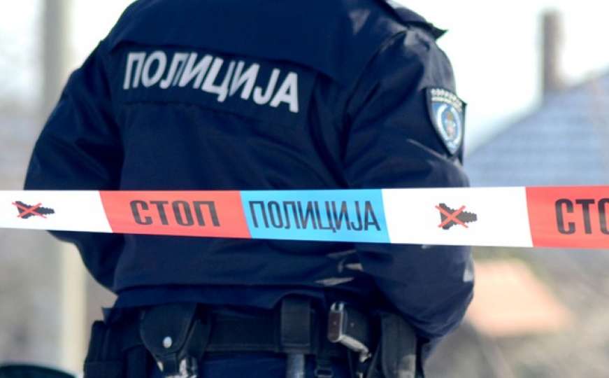 BiH: U karantinu nasrnuli na policajce, jedan povrijeđen