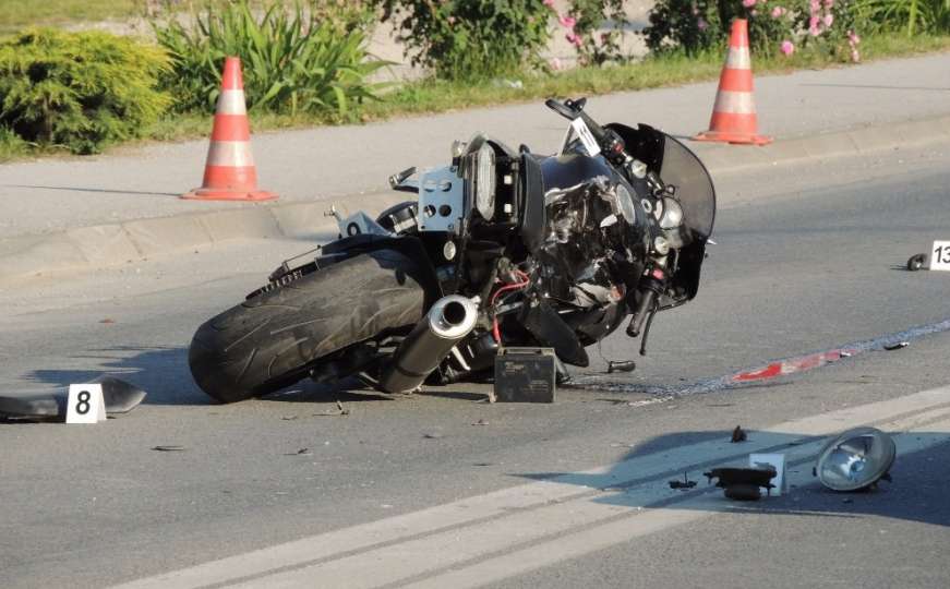 Sarajevo: U saobraćajnoj nesreći teško povrijeđeni motociklista i pješak