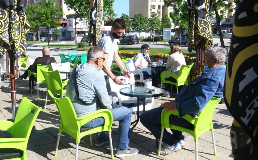 Nakon skoro dva mjeseca: Jutarnja kafa u sarajevskim baštama kafića