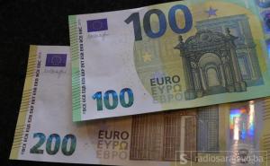 Za samo tri sata: Pola miliona Srbijanaca prijavilo za pomoć od 100 eura 