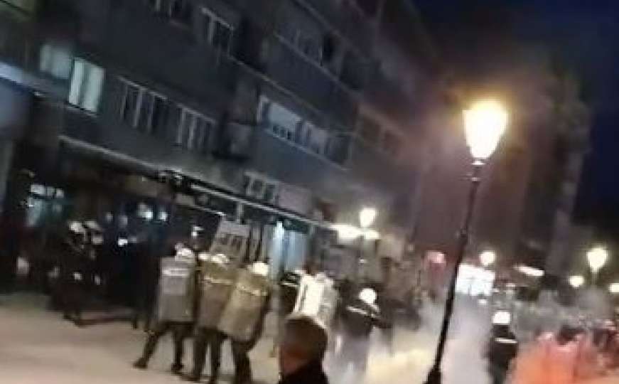 Objavljeni snimci sukoba u Crnoj Gori: Povrijeđena 22 policajca, privedeno više osoba