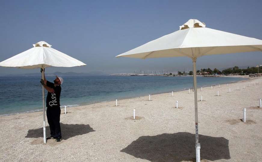 Grčka otvara 515 plaža za turiste: Zabranjeno točenje alkohola, fudbal...