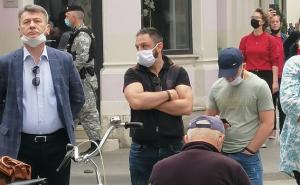 I načelnik Općine prošetao do "ograde": Hadžibajrić pratio šta se dešava