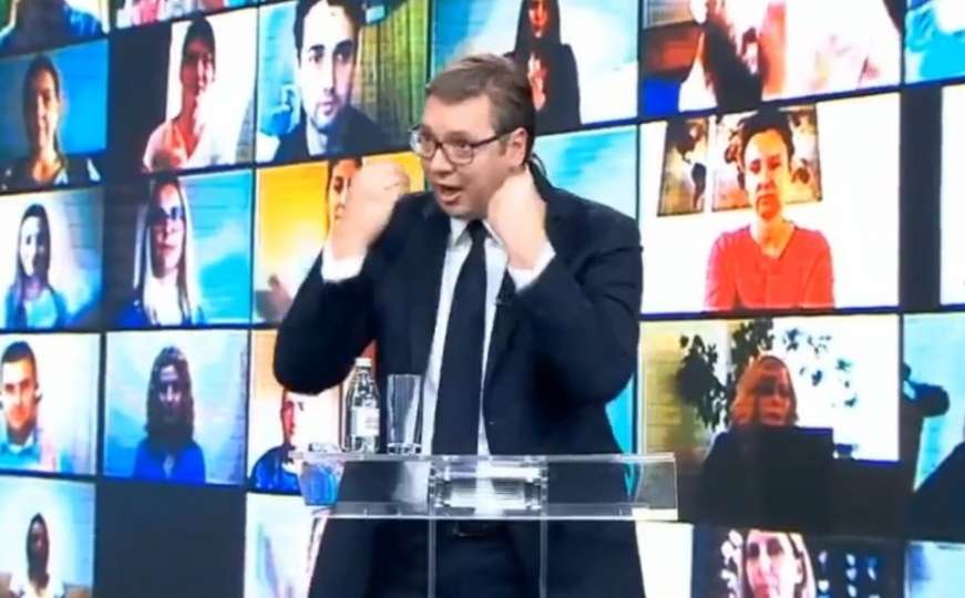 Video "gori" na društvenim mrežama: Pogledajte Vučićev prvi online skup