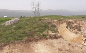 Nepovratno izgubljeno: Nepoznati "kopač pijeska" uništio nekropolu stećaka u BiH