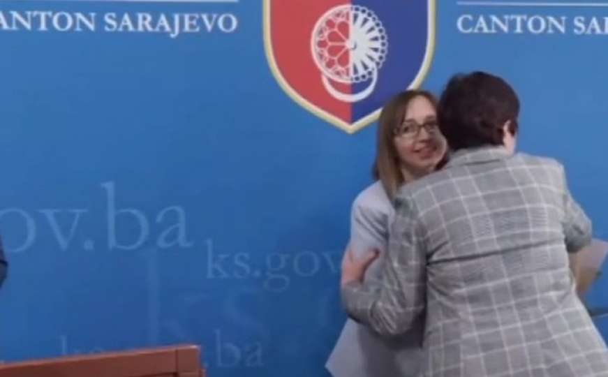 Primopredaja funkcije u Kantonu Sarajevo: "Ma smijemo se ljubit’, šta nas briga"