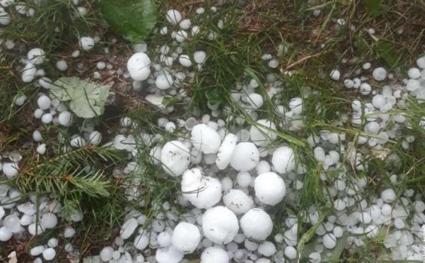 Jako nevrijeme pogodilo Srbiju: Munje, gromovi i grad veličine oraha