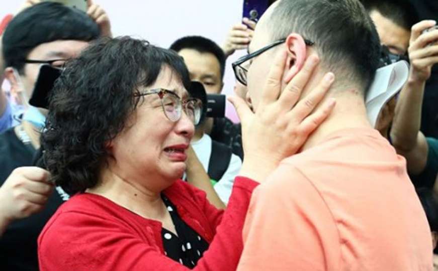 Majka pronašla sina koji je otet prije 32 godine: Susret rasplakao sve