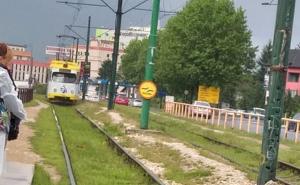 Tramvaji proradili: Opet problem socijalna distanca, policija morala intervenirati