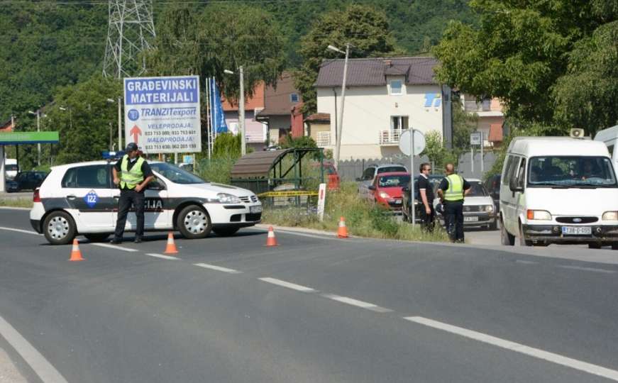 Novi težak udes u BiH: Četvoro povrijeđeno, jedno hitno prebačeno na UKC Tuzla
