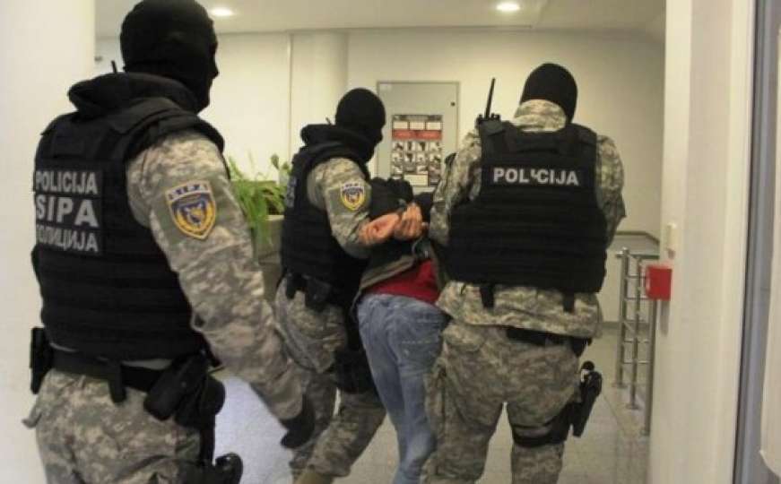 Akcija SIPA-e: Pali krijumčari migranata, uhapšene četiri osobe