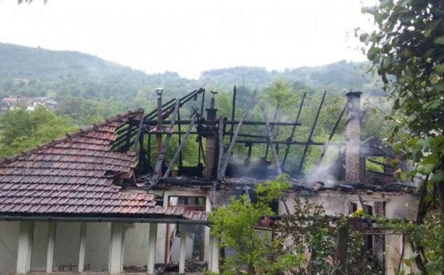 U požaru u Bogušićima dvije porodice ostale bez krova nad glavom