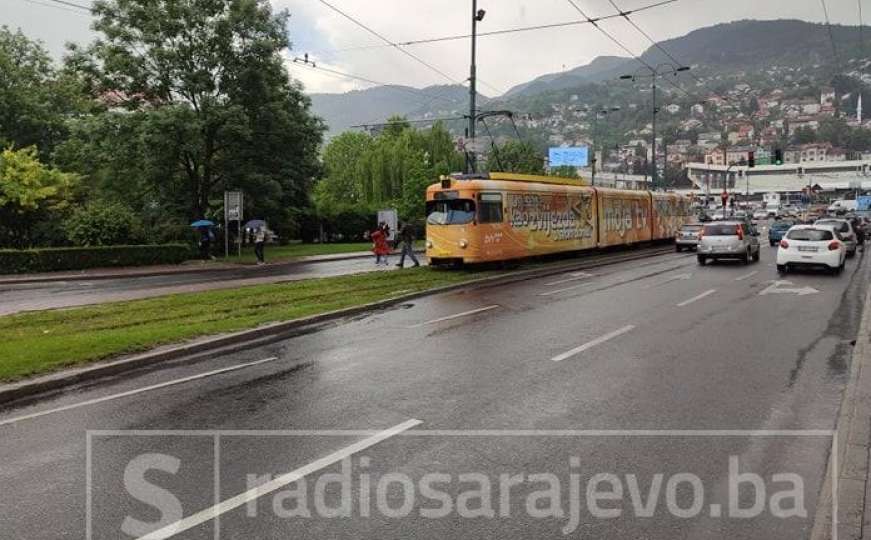 Tramvaji rade do Skenderije, ekipe GRAS-a otklanjanju kvar