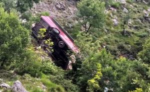 Teška nesreća u Crnoj Gori: Sudar autobusa i automobila, ima poginulih