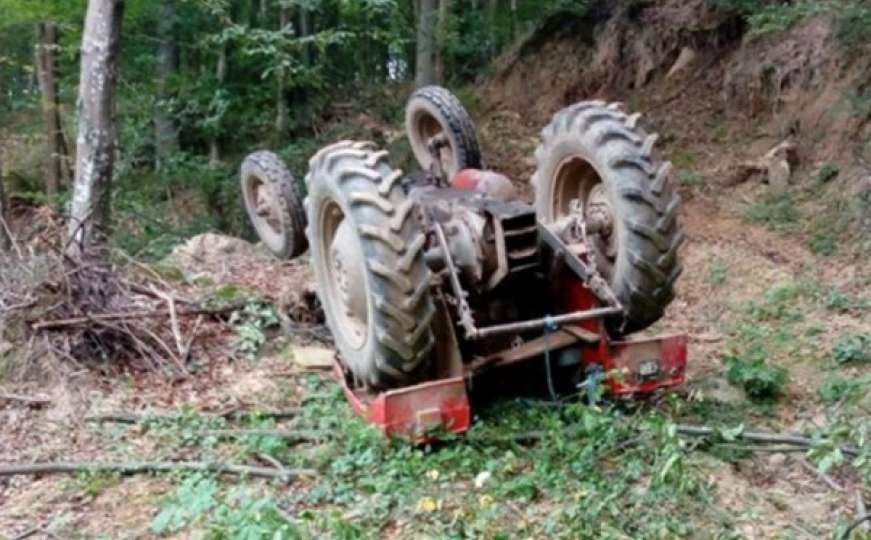 Tragedija u BiH: Dječak poginuo prilikom prevrtanja traktora