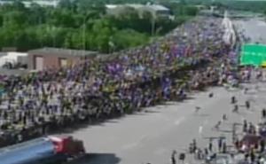 Protesti u Americi se ne smiruju: Cisterna naletjela na demonstrante