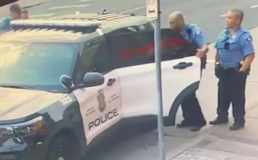 Procurio još jedan snimak: Šta se dešavalo s Floydom u policijskom vozilu