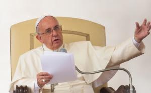 Papa Franjo: Ne možemo tolerisati ni skretati pogled sa rasizma