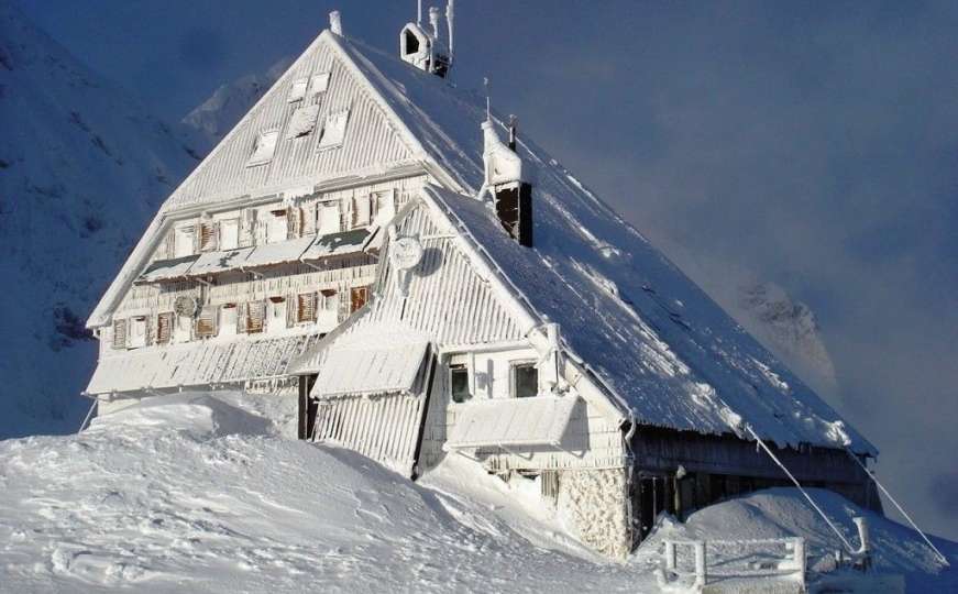 Sniježna idila u junu: U Sloveniji palo 70 centimetara snijega