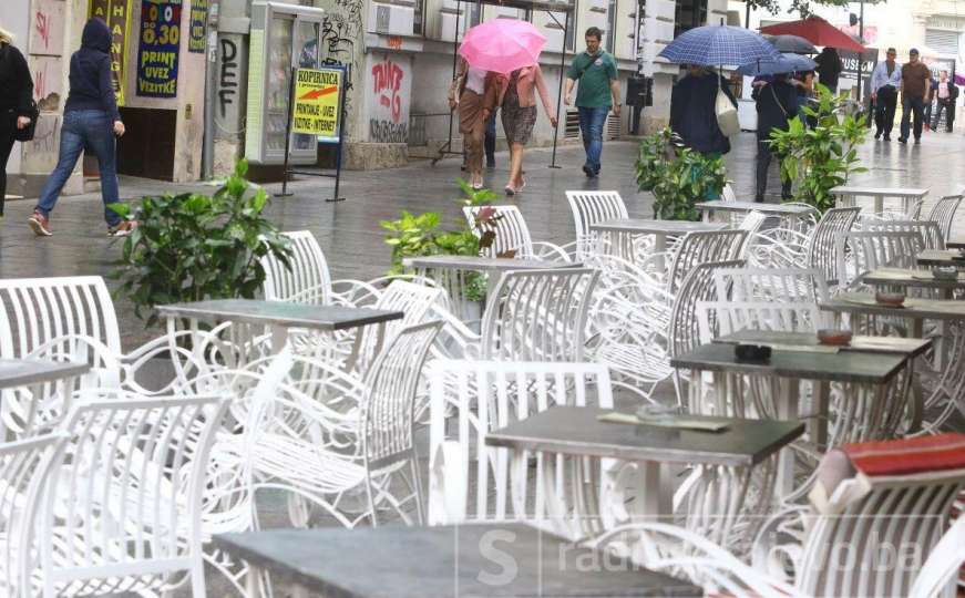 Još jedan junski dan u znaku kiše: Prošetajte s nama sarajevskim ulicama