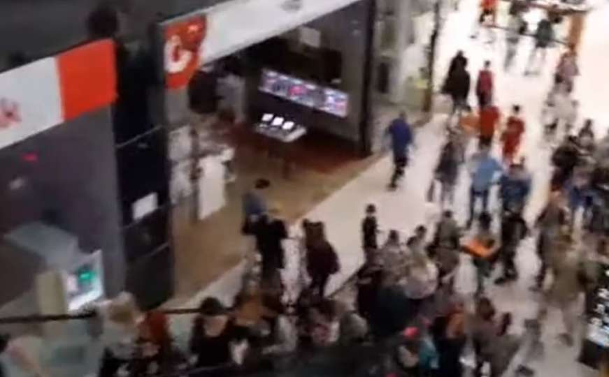 Panika u tržnom centru: Oglasio se alarm, ljudi trčali i bježali ka izlazu 
