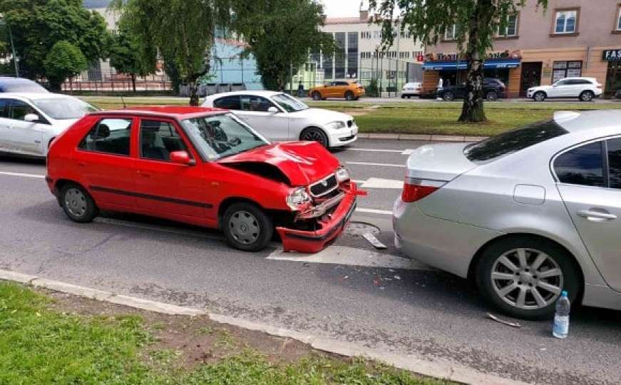 Saobraćajna nesreća u Sarajevu, jedna osoba povrijeđena
