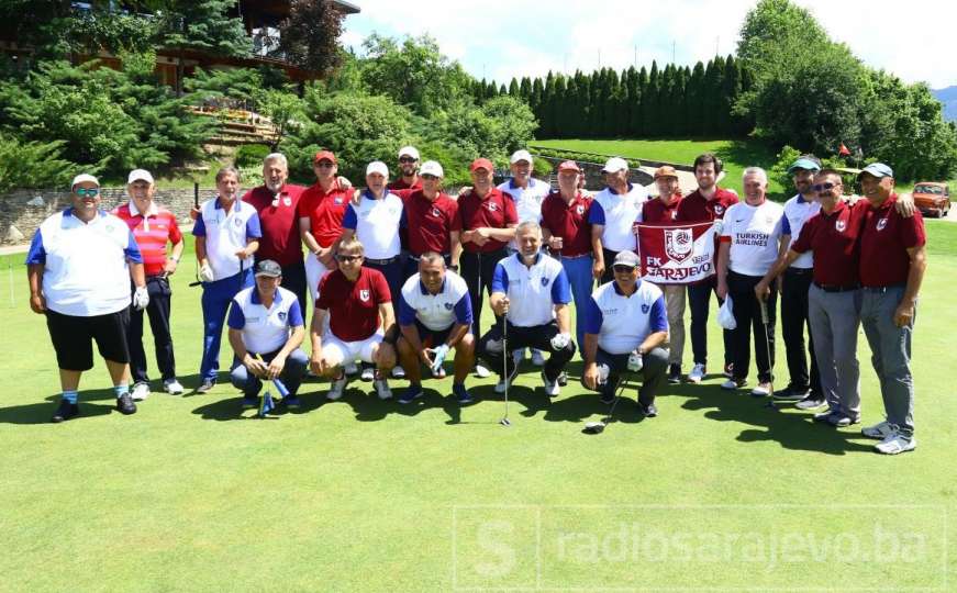 Lijepo druženje u Golf klubu: Navijači Željezničara i Sarajeva zaigrali golf