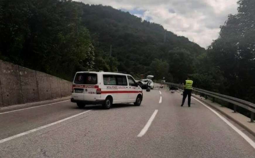 Teška saobraćajna nesreća kod Hadžića, dva vozača izgubila život