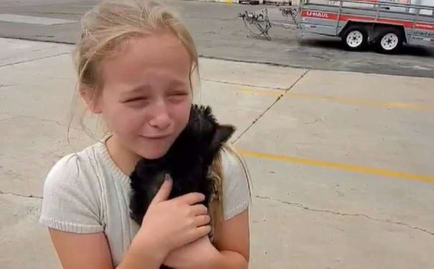 Djevojčicu roditelji iznenadili psićem, njena reakcija postala hit na internetu