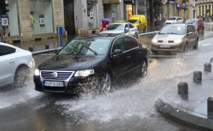 Večeras se očekuju obilne padavine: Stiglo važno obavještenje za vozače  