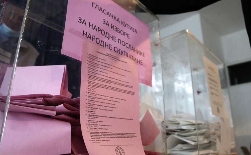 Muškarac glasao u Kragujevcu, pa preminuo kod biračkog mjesta