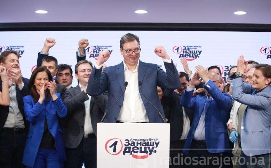 Vučić proglasio ubjedljivu pobjedu: Dobili smo više od dva miliona glasova