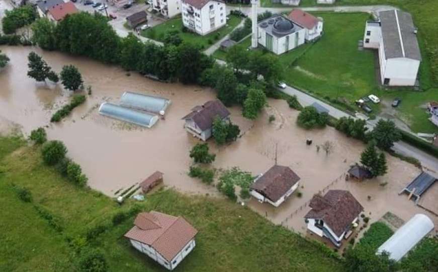 Poplave širom BiH: Kladanj pod vodom, ekipe Civilne zaštite na terenu